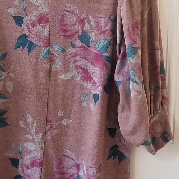 Ava James Pruff Shoulder Top - Picture 4 of 6